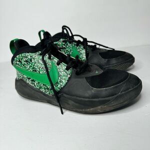 Nike Team Hustle Sz 4.5Y Kids Black/Green Sneakers